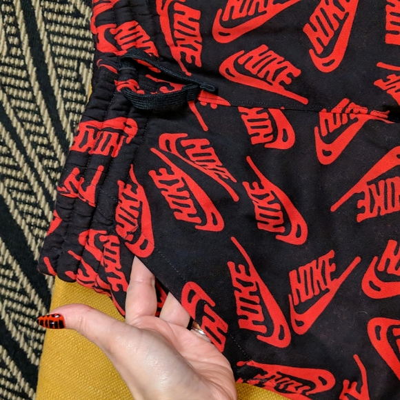 Nike (kids size) sweatpants joggers NWOT - Picture 3 of 5